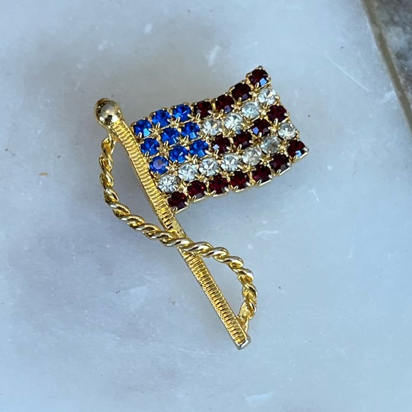 American Flag Brooch Gold Tone with Red, White, and Blue Rhinestones - Picture 10 of 13